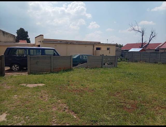 3 BEDROOM HOUSE FOR SALE IN LEONDALE